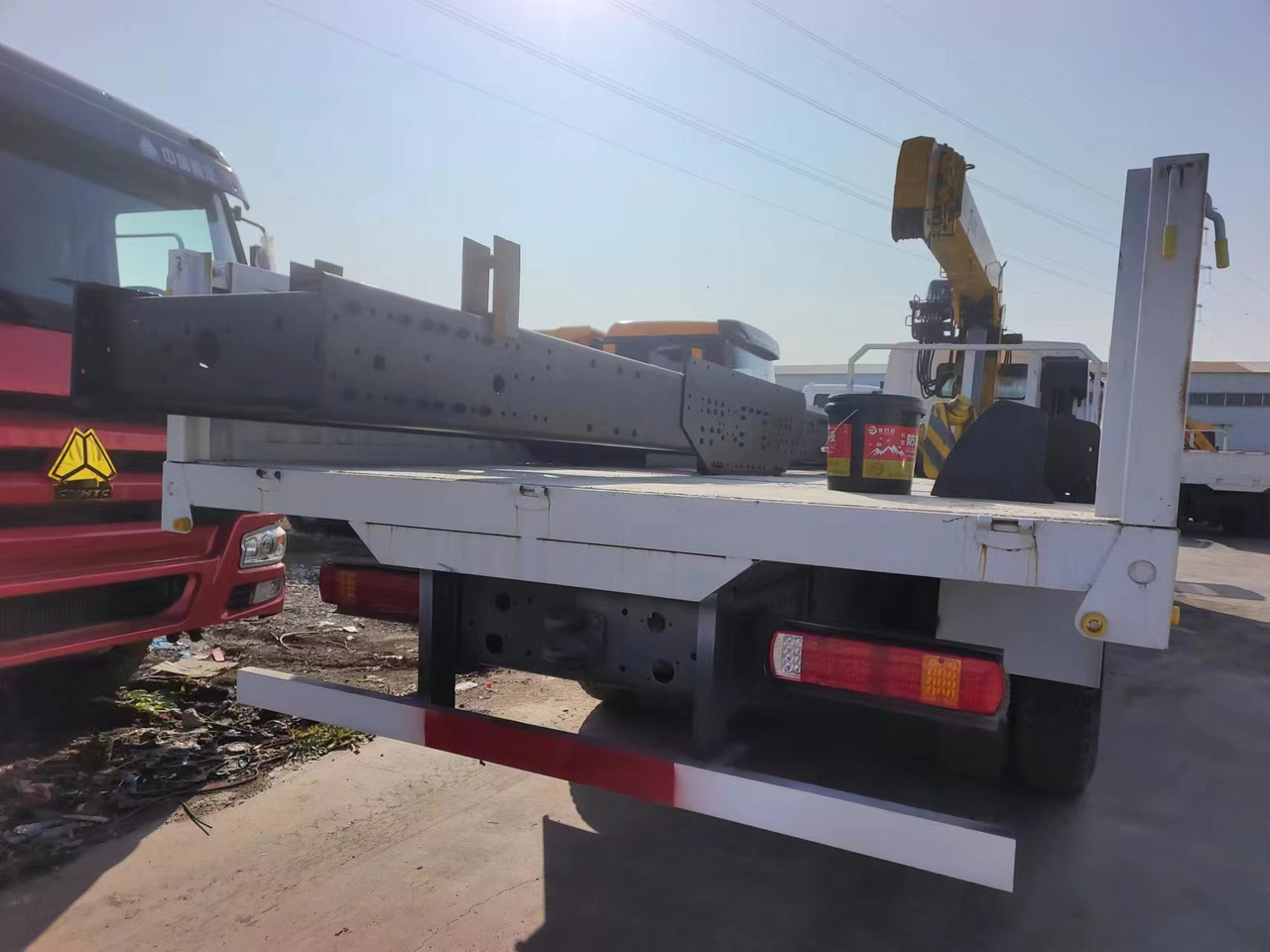 HOWO HOWO 371 chassis,10 TONS crane truck - Lastbil med kran: billede 3 HOWO HOWO 371 chassis,10 TONS crane truck - Lastbil med kran: billede 3