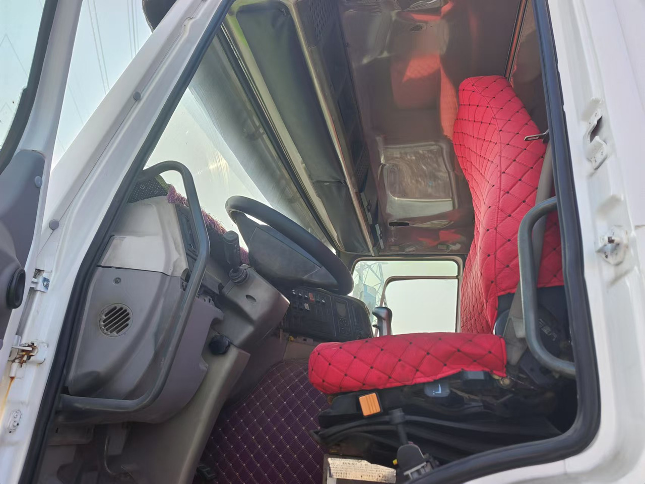 HOWO,XCMG HOWO 375,XCMG MSQS300-4 12 tons - Tankbil: billede 4 HOWO,XCMG HOWO 375,XCMG MSQS300-4 12 tons - Tankbil: billede 4