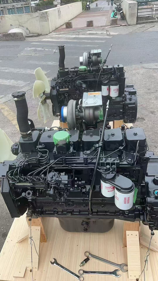 KOMATSU 6D102E - Motor for Gravemaskine: billede 1 KOMATSU 6D102E - Motor for Gravemaskine: billede 1