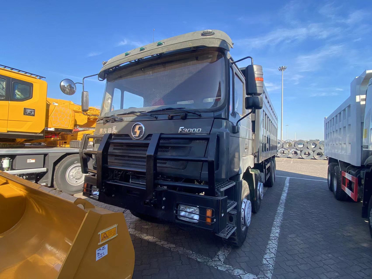 Leje en SHACMAN Shacman  F3000  8*4  dump truck [ Copy ] SHACMAN Shacman  F3000  8*4  dump truck [ Copy ]: billede 6