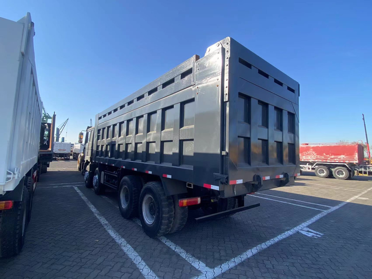 SHACMAN Shacman F3000 8*4 dump truck - Tipvogn lastbil: billede 3 SHACMAN Shacman F3000 8*4 dump truck - Tipvogn lastbil: billede 3