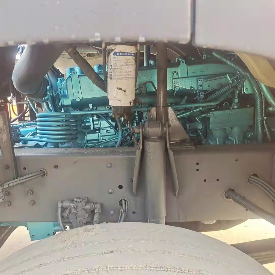 SINOTRUK HOWO 371,6×4 - Trækker: billede 4 SINOTRUK HOWO 371,6×4 - Trækker: billede 4