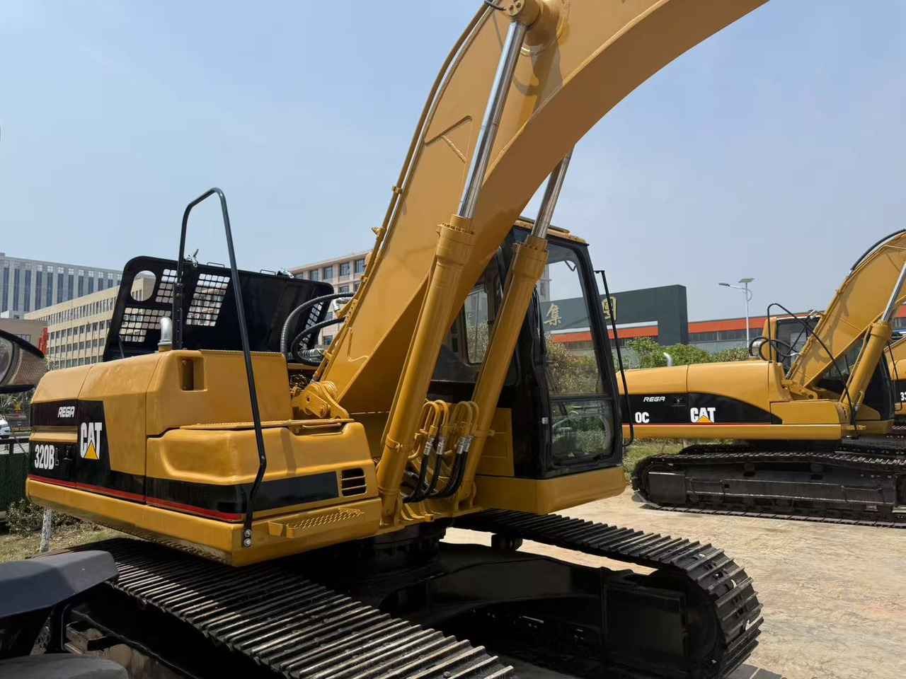 CATERPILLAR CRAWLER EXCAVATOR CAT 320B in Low Price for Hot Sale - Bæltegravemaskine: billede 2 CATERPILLAR CRAWLER EXCAVATOR CAT 320B in Low Price for Hot Sale - Bæltegravemaskine: billede 2
