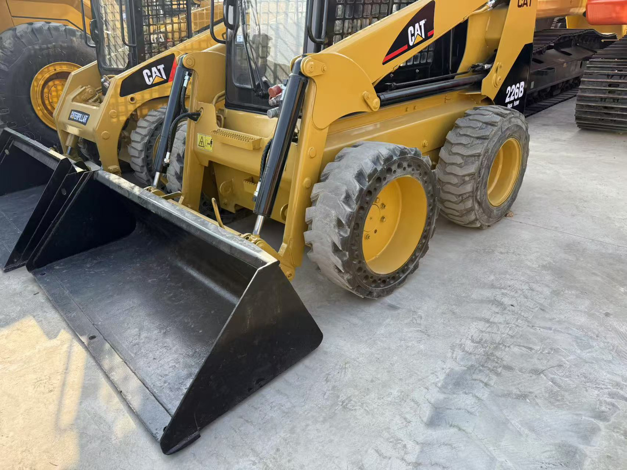 CATERPILLAR Used Mini Small CAT226B Skid Steer Loader in Stock with Best Review for Sale - Skridstyret minilæsser: billede 4 CATERPILLAR Used Mini Small CAT226B Skid Steer Loader in Stock with Best Review for Sale - Skridstyret minilæsser: billede 4