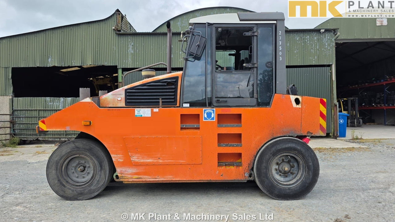 BOMAG BW24R (Stavostroj VP2400 / Ammann AP2400) - Gummihjulstromle: billede 1 BOMAG BW24R (Stavostroj VP2400 / Ammann AP2400) - Gummihjulstromle: billede 1