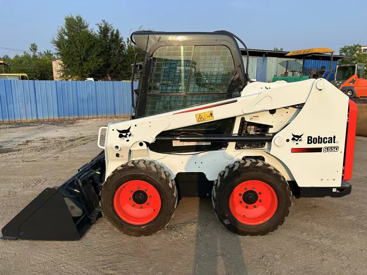 BOBCAT S550 - Skridstyret minilæsser: billede 1 BOBCAT S550 - Skridstyret minilæsser: billede 1
