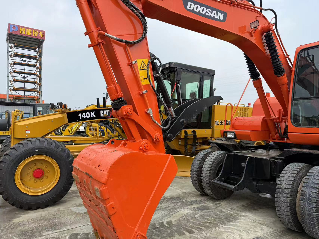 DOOSAN DH150W-7 - Hjulgravemaskine: billede 2 DOOSAN DH150W-7 - Hjulgravemaskine: billede 2