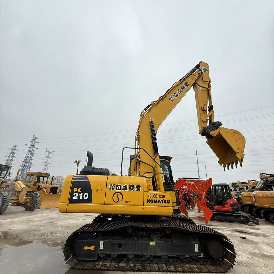 KOMATSU PC210-8 - Bæltegravemaskine: billede 2 KOMATSU PC210-8 - Bæltegravemaskine: billede 2