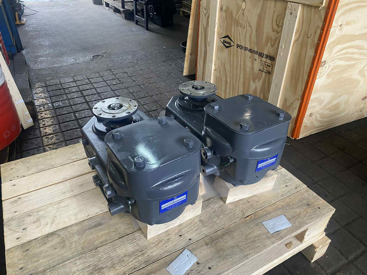 305/295 Dana Spicer - Gearkasse for Entreprenørmaskin: billede 1 305/295 Dana Spicer - Gearkasse for Entreprenørmaskin: billede 1