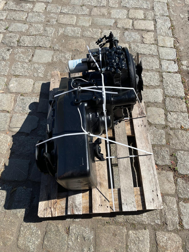 Clark Hurth 12.6HR18627-8 - Gearkasse for Entreprenørmaskin: billede 1 Clark Hurth 12.6HR18627-8 - Gearkasse for Entreprenørmaskin: billede 1