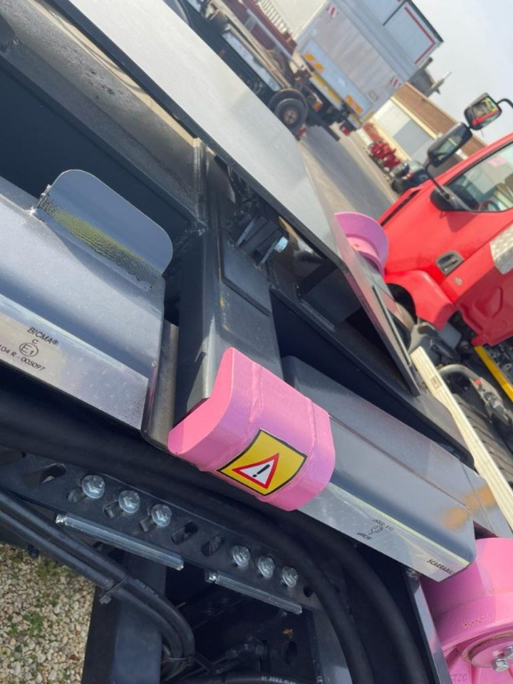 BLOCCAGGIO POSTERIORE ESTERNO - Karosseri og udvendig for Lastbil: billede 2 BLOCCAGGIO POSTERIORE ESTERNO - Karosseri og udvendig for Lastbil: billede 2