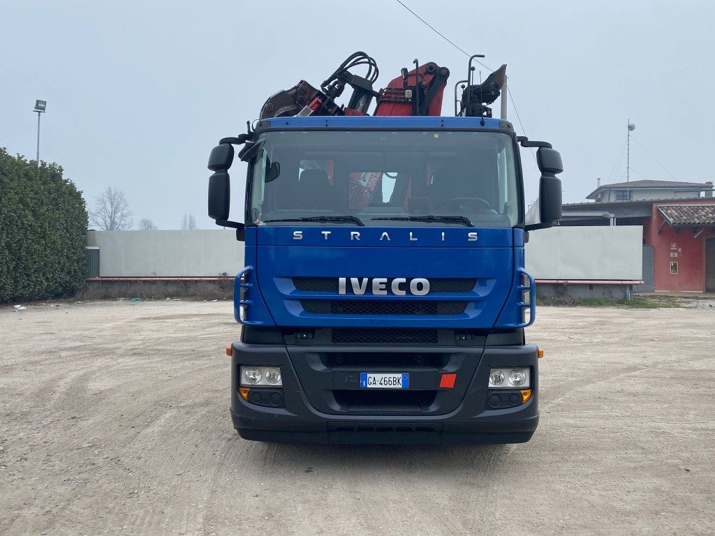 IVECO STRALIS 260.450 SCARRABILE CON GRU - Lastbil kroghejs: billede 2 IVECO STRALIS 260.450 SCARRABILE CON GRU - Lastbil kroghejs: billede 2