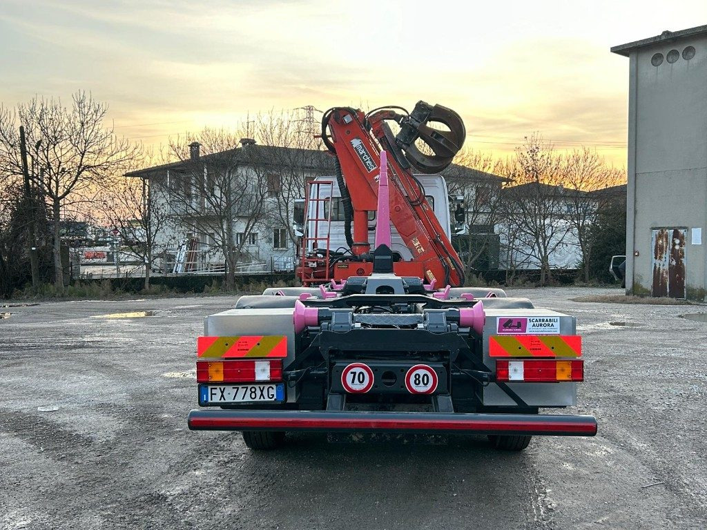 MERCEDES-BENZ MERCEDES AXOR 2533 SCARRABILE CON GRU E POLIPO - Lastbil kroghejs: billede 4 MERCEDES-BENZ MERCEDES AXOR 2533 SCARRABILE CON GRU E POLIPO - Lastbil kroghejs: billede 4