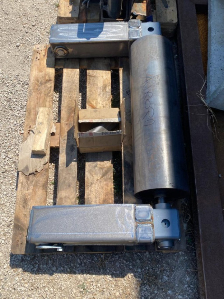 RULLO NUOVO PER SCARRABILE - Karosseri og udvendig for Lastbil: billede 3 RULLO NUOVO PER SCARRABILE - Karosseri og udvendig for Lastbil: billede 3