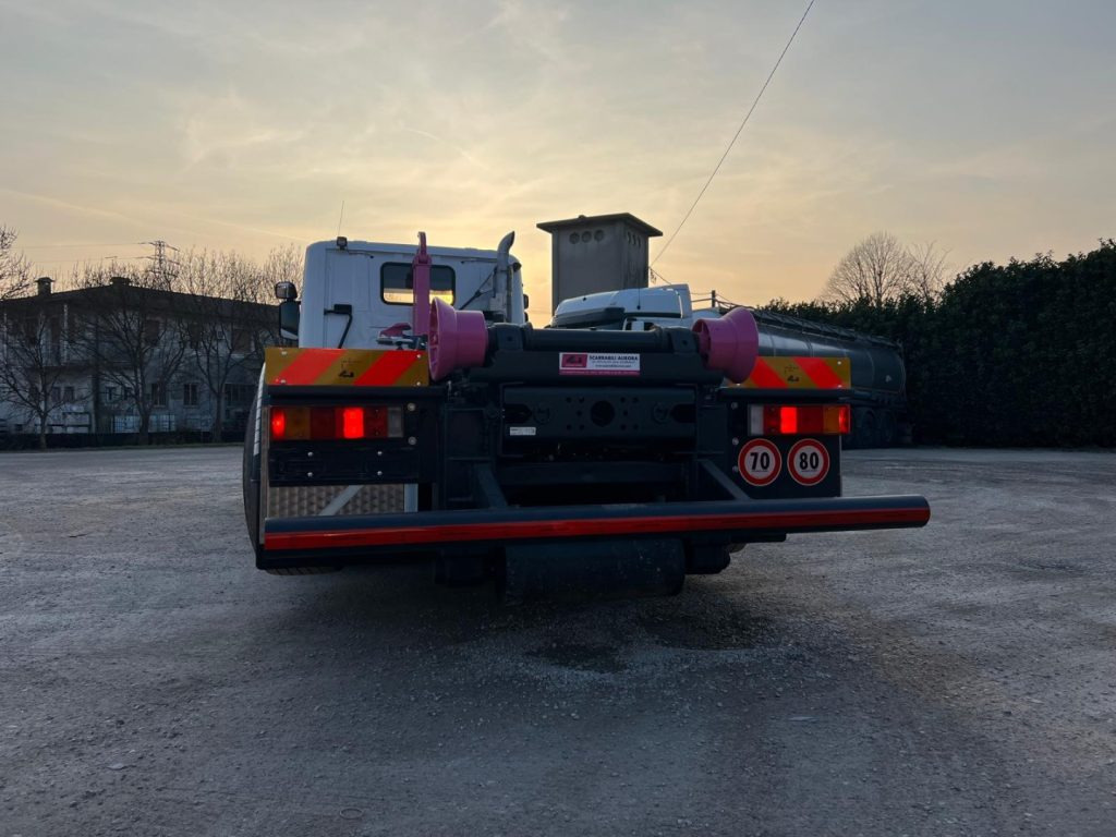 SCANIA P410 SCARRABILE CON RIDUTTORE AI MOZZI - Lastbil kroghejs: billede 5 SCANIA P410 SCARRABILE CON RIDUTTORE AI MOZZI - Lastbil kroghejs: billede 5