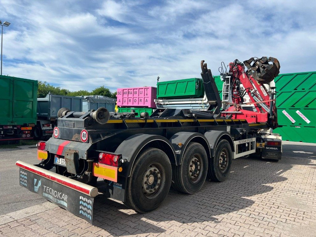 TECNOKAR SEMIRIMORCHIO TECNOKAR SCARRABILE CON GRU - Containerbil/ Veksellad sættevogn: billede 2 TECNOKAR SEMIRIMORCHIO TECNOKAR SCARRABILE CON GRU - Containerbil/ Veksellad sættevogn: billede 2