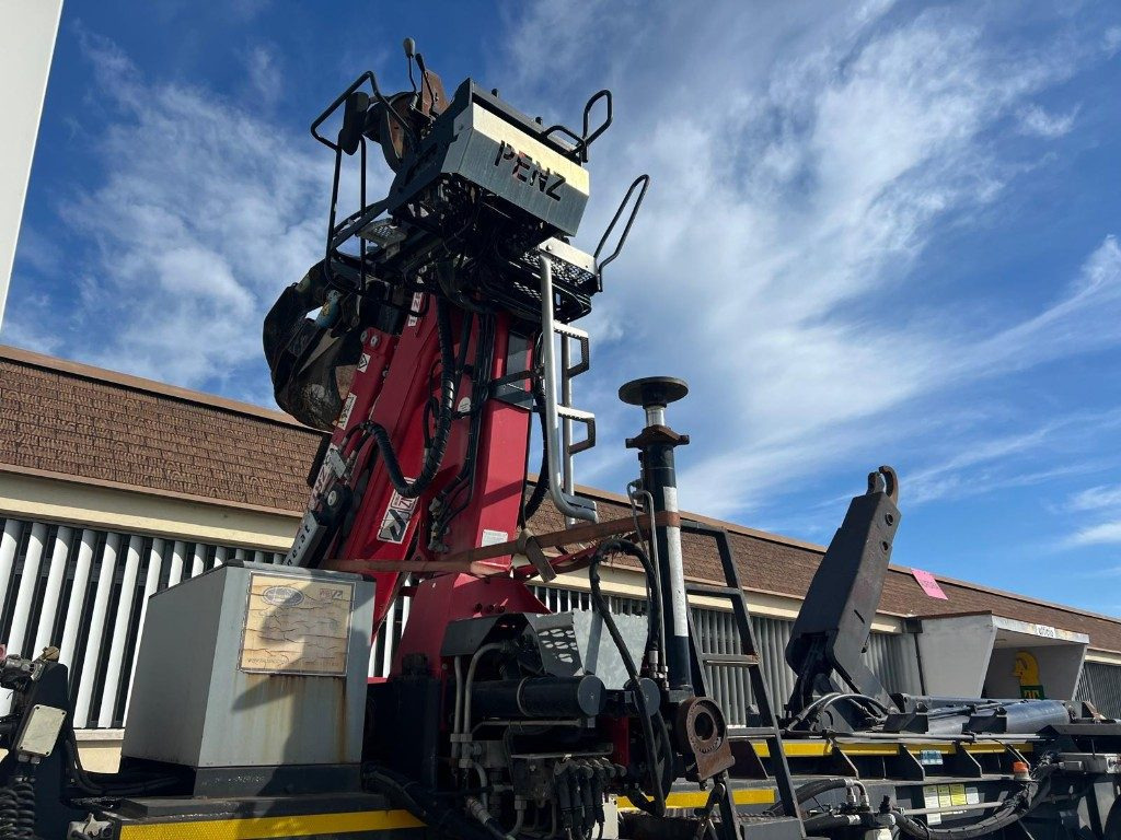 TECNOKAR SEMIRIMORCHIO TECNOKAR SCARRABILE CON GRU - Containerbil/ Veksellad sættevogn: billede 5 TECNOKAR SEMIRIMORCHIO TECNOKAR SCARRABILE CON GRU - Containerbil/ Veksellad sættevogn: billede 5