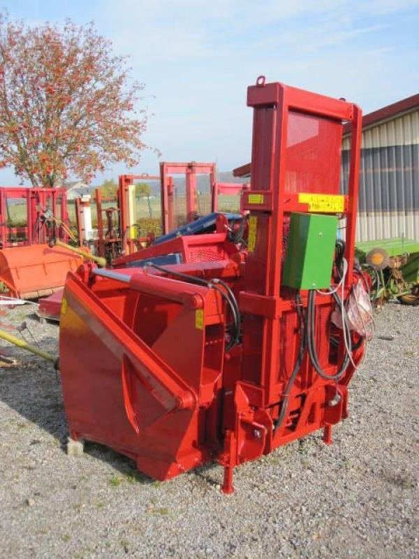Strautmann SZ 234 Heckschneidza - Landbrugsvogn: billede 1 Strautmann SZ 234 Heckschneidza - Landbrugsvogn: billede 1