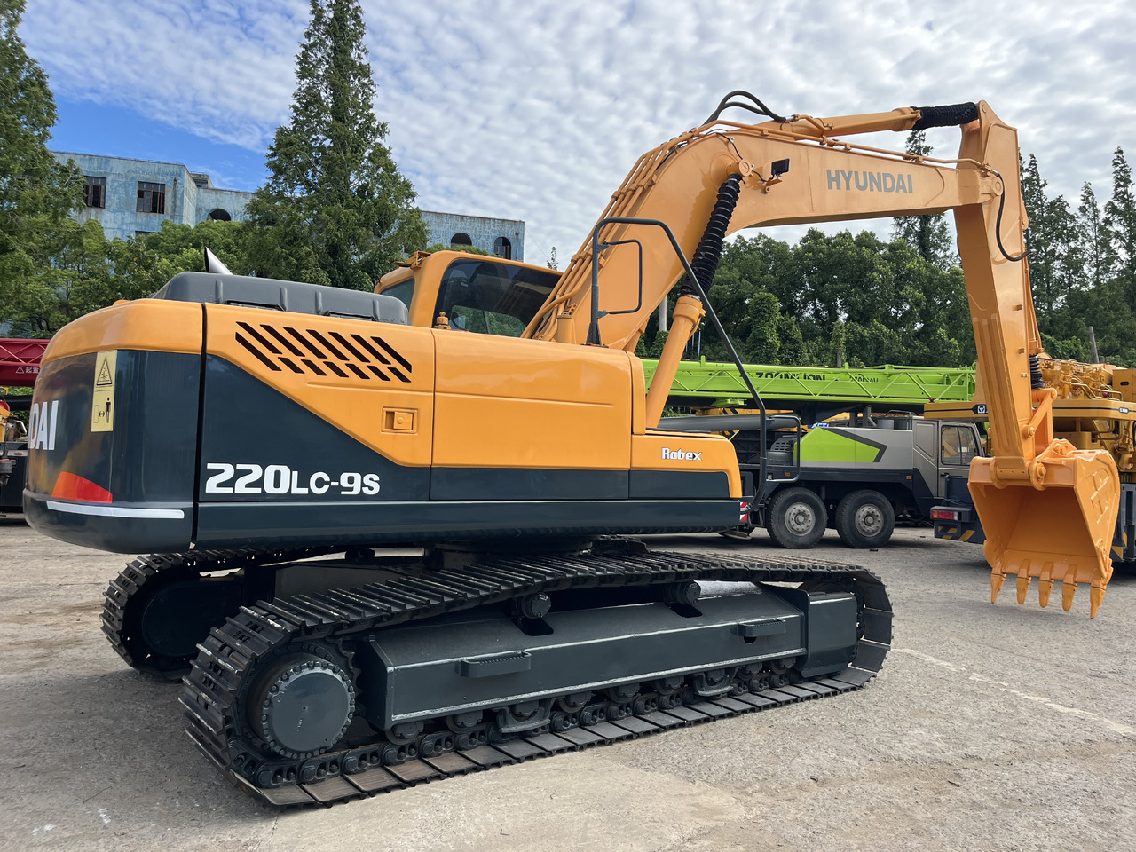 HYUNDAI 220lc-9s - Bæltegravemaskine: billede 2 HYUNDAI 220lc-9s - Bæltegravemaskine: billede 2