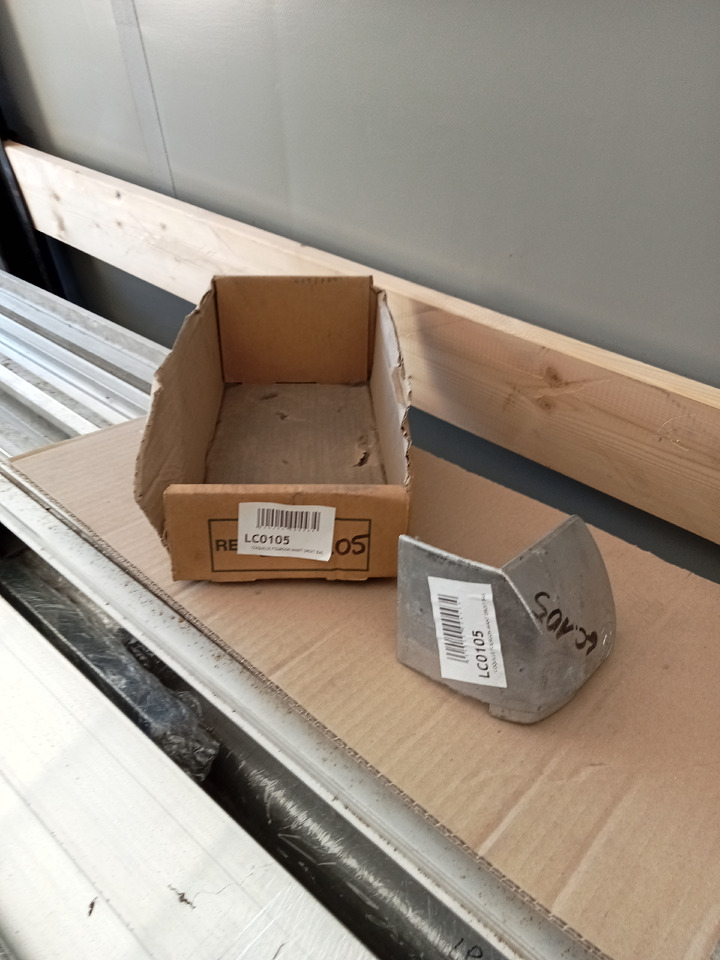 Trouillet COQUILLE FOURGON AVANT DROIT BAS - Karosseri og udvendig: billede 1 Trouillet COQUILLE FOURGON AVANT DROIT BAS - Karosseri og udvendig: billede 1