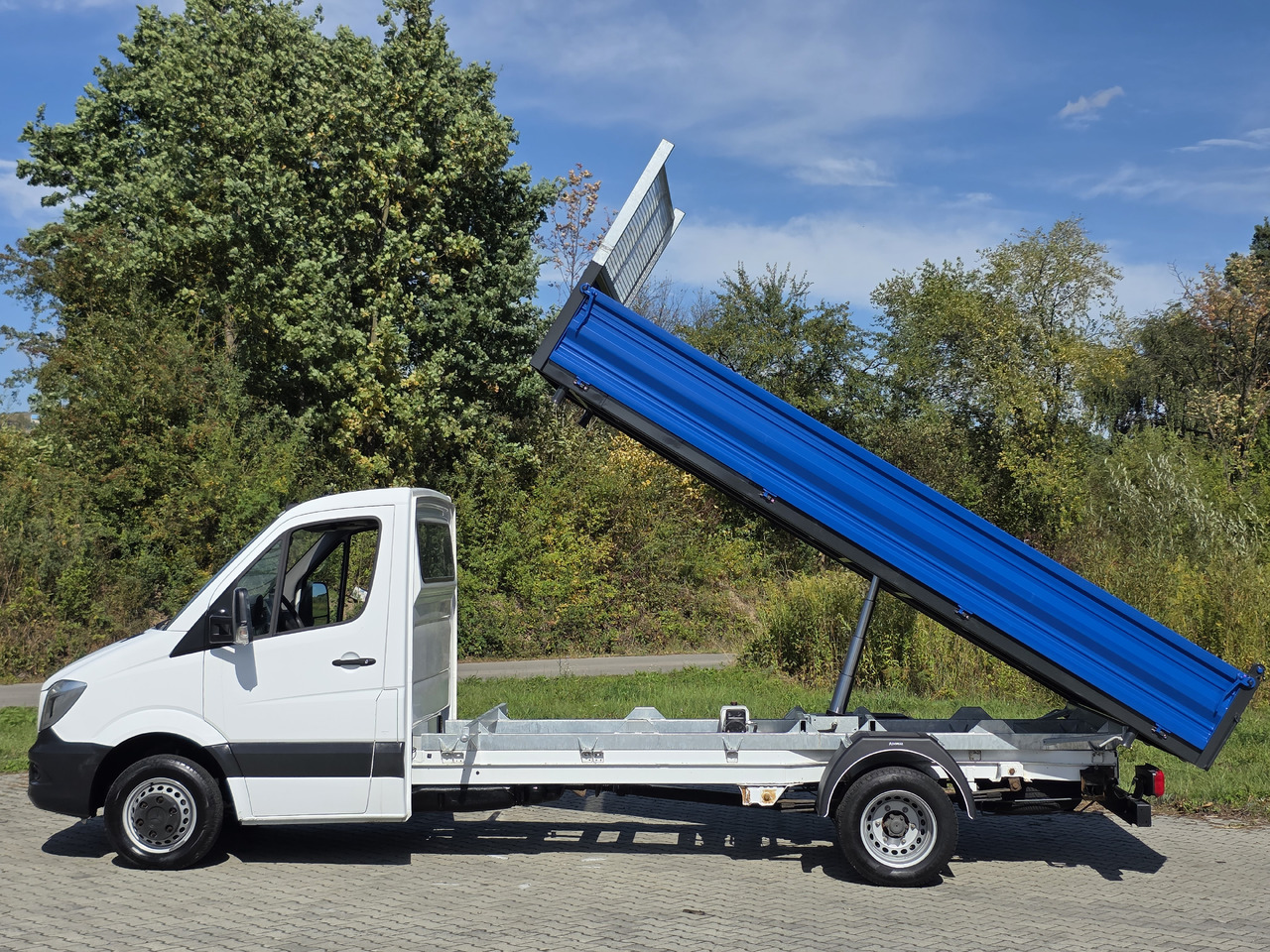 MERCEDES-BENZ Sprinter 419 CDI Wywrotka 4.50 M ! Kiper 3-Stronny ! Klima ! 3.0 CDI * 190 Km ! - Ladbil med tip: billede 4 MERCEDES-BENZ Sprinter 419 CDI Wywrotka 4.50 M ! Kiper 3-Stronny ! Klima ! 3.0 CDI * 190 Km ! - Ladbil med tip: billede 4
