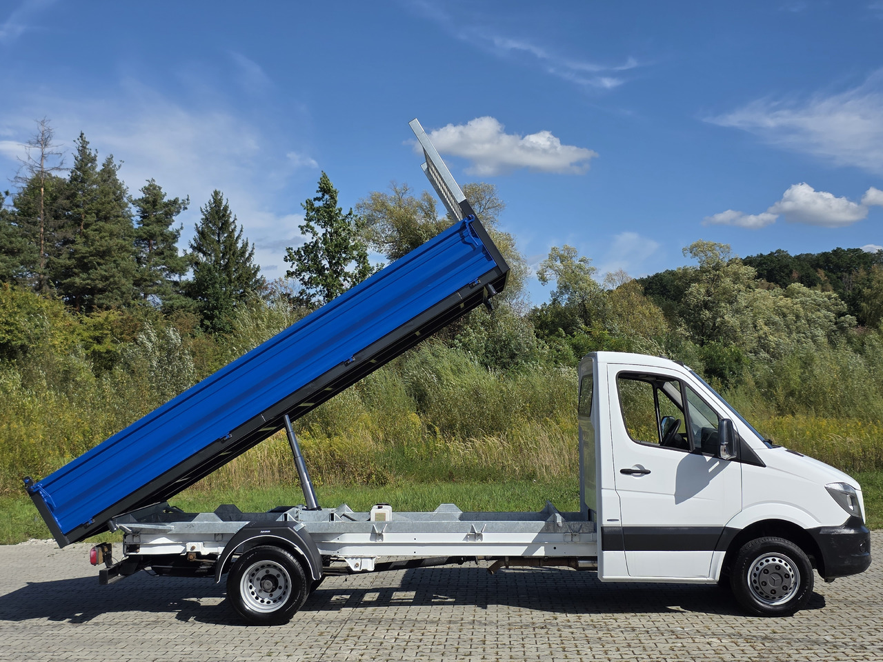 MERCEDES-BENZ Sprinter 419 CDI Wywrotka 4.50 M ! Kiper 3-Stronny ! Klima ! 3.0 CDI * 190 Km ! - Ladbil med tip: billede 3 MERCEDES-BENZ Sprinter 419 CDI Wywrotka 4.50 M ! Kiper 3-Stronny ! Klima ! 3.0 CDI * 190 Km ! - Ladbil med tip: billede 3
