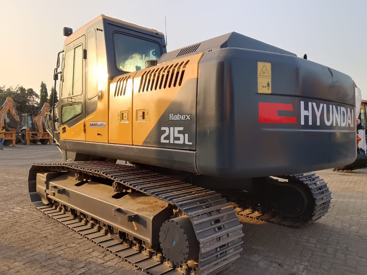 New Hyundai R215L tracked excavator - Bæltegravemaskine: billede 4 New Hyundai R215L tracked excavator - Bæltegravemaskine: billede 4