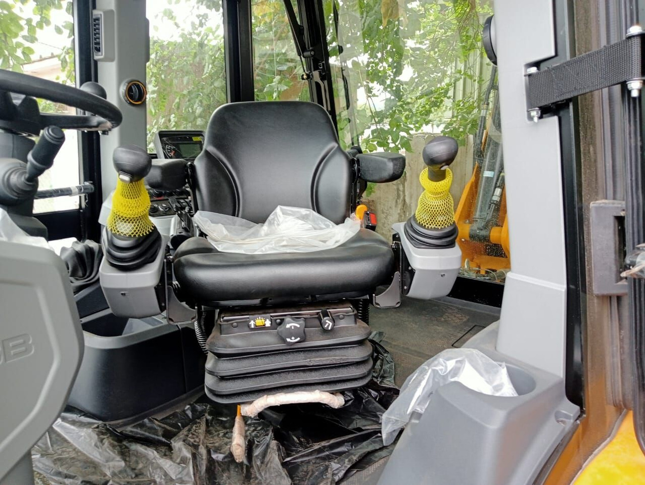 New JCB 3CX backhoe loader - Gravelæssemaskine: billede 1 New JCB 3CX backhoe loader - Gravelæssemaskine: billede 1