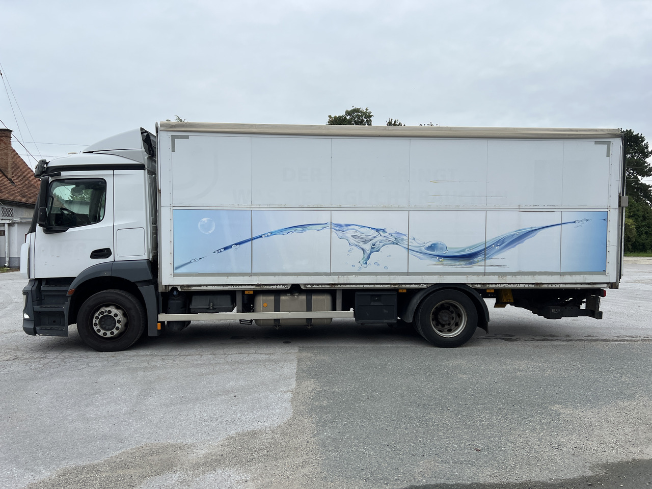 MERCEDES-BENZ ANTOS 18.30 L automatische Seitenladung | LBW | Klima | Tempomat - Til transport af drikkevarer lastbil: billede 3 MERCEDES-BENZ ANTOS 18.30 L automatische Seitenladung | LBW | Klima | Tempomat - Til transport af drikkevarer lastbil: billede 3