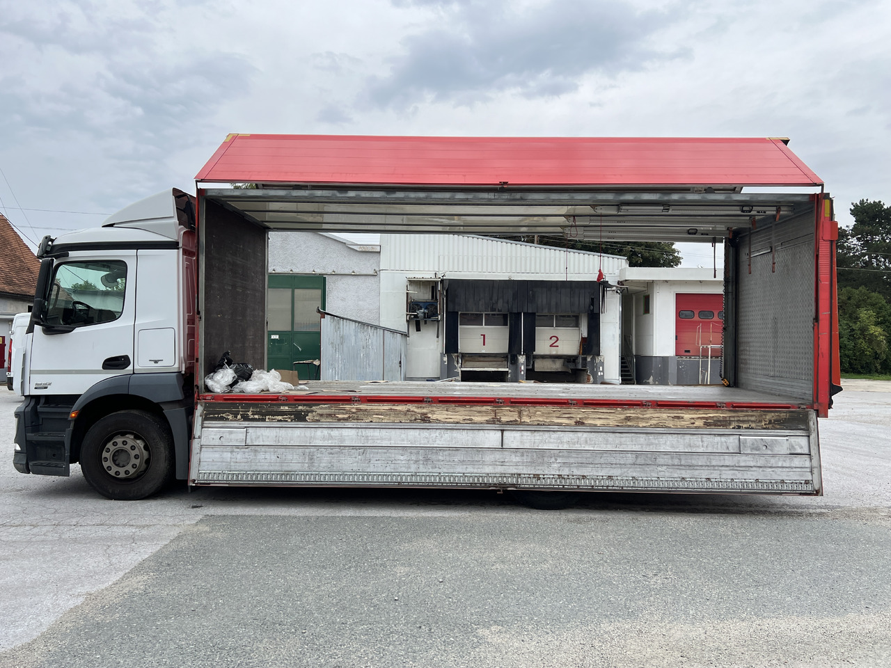 MERCEDES-BENZ ANTOS  1832 Getränkw.  LBW | Klima |  EURO 6 - Til transport af drikkevarer lastbil: billede 4 MERCEDES-BENZ ANTOS  1832 Getränkw.  LBW | Klima |  EURO 6 - Til transport af drikkevarer lastbil: billede 4