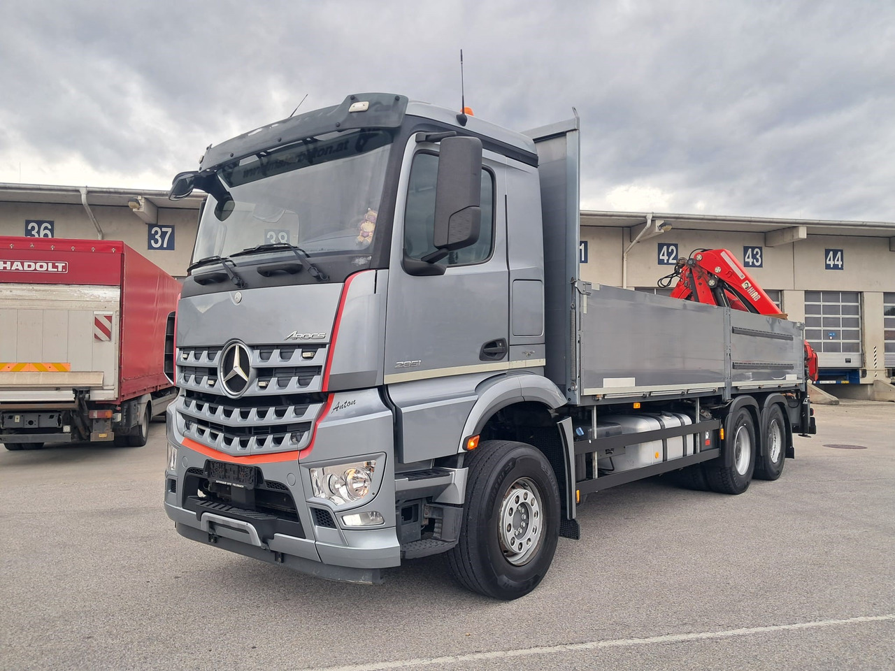 MERCEDES-BENZ AROCS 28.51 | 6x4| Retarder |Kran |Klima | Euro 6 - Lastbil med lad, Lastbil med kran: billede 1 MERCEDES-BENZ AROCS 28.51 | 6x4| Retarder |Kran |Klima | Euro 6 - Lastbil med lad, Lastbil med kran: billede 1