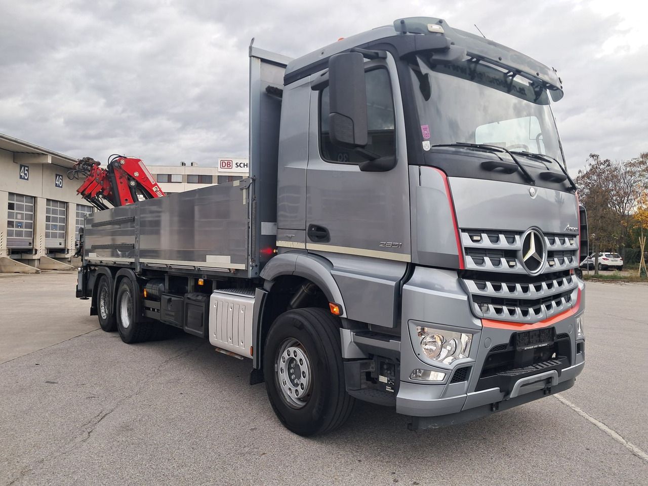 MERCEDES-BENZ AROCS 28.51 | 6x4| Retarder |Kran |Klima | Euro 6 - Lastbil med lad, Lastbil med kran: billede 2 MERCEDES-BENZ AROCS 28.51 | 6x4| Retarder |Kran |Klima | Euro 6 - Lastbil med lad, Lastbil med kran: billede 2