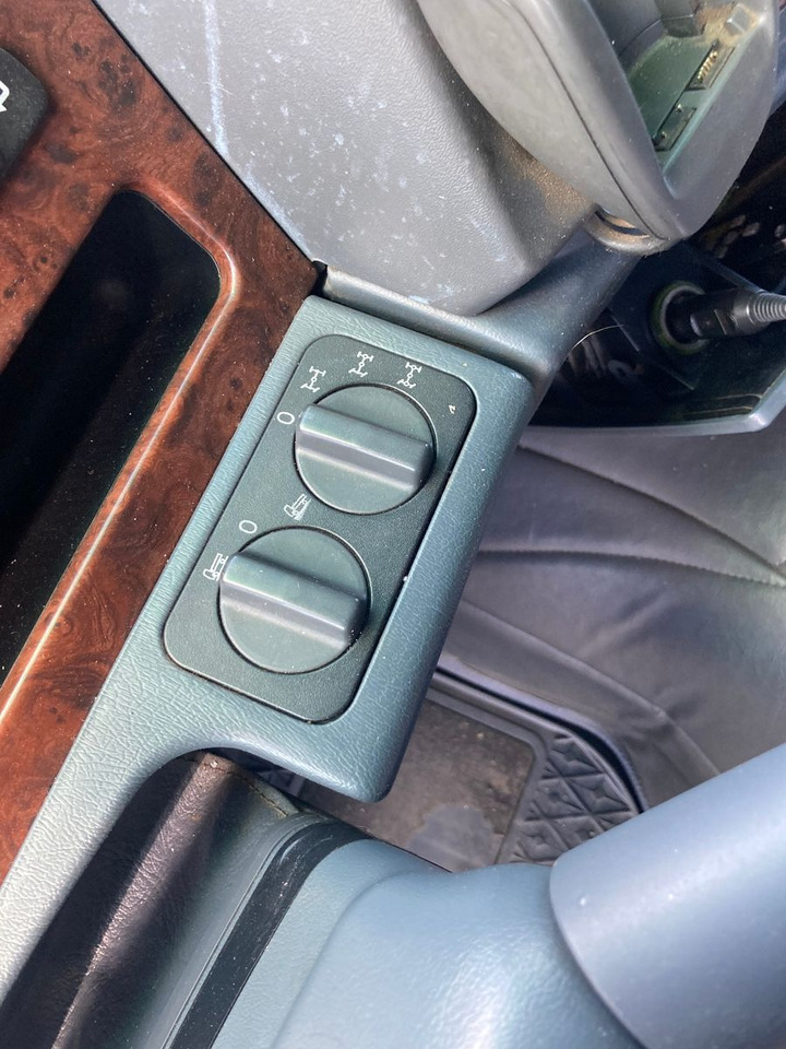 Lastbil med kran Mercedes-Benz ACTROS 3348 Kran HMF3720K4 Fly-Jip Fun k Klima: billede 15 Lastbil med kran Mercedes-Benz ACTROS 3348 Kran HMF3720K4 Fly-Jip Fun k Klima: billede 15