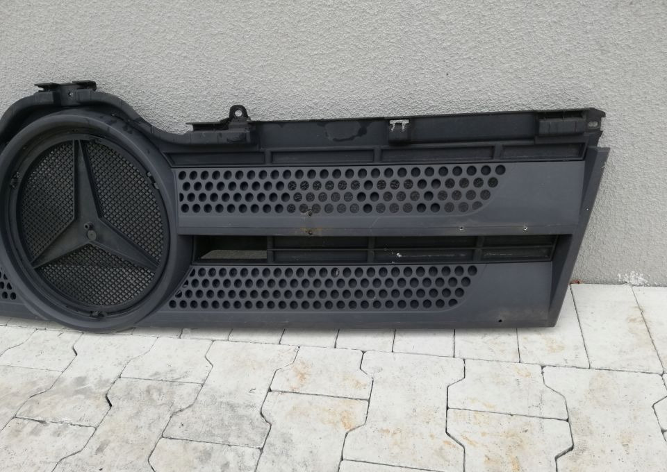 ATRAPA GRILL MERCEDES ACTROS MP4 ORYGINAŁ - Gitter for Lastbil: billede 3 ATRAPA GRILL MERCEDES ACTROS MP4 ORYGINAŁ - Gitter for Lastbil: billede 3