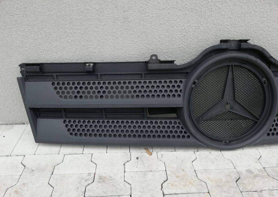 ATRAPA GRILL MERCEDES ACTROS MP4 ORYGINAŁ - Gitter for Lastbil: billede 2 ATRAPA GRILL MERCEDES ACTROS MP4 ORYGINAŁ - Gitter for Lastbil: billede 2