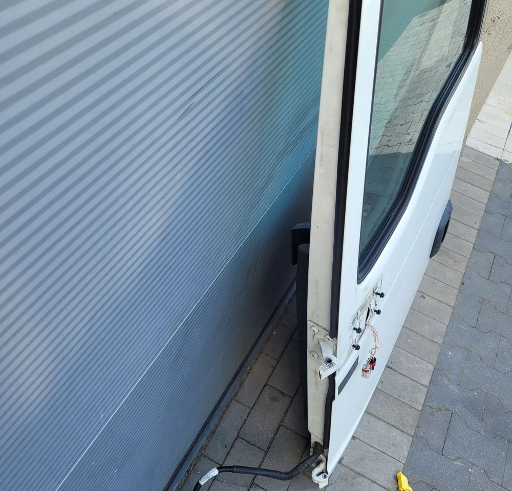 DRZWI MAN TGX LEWE LIFT RAL 9010 ORYGINAŁ CHWALIM116 - Dør og reservedele for Lastbil: billede 2 DRZWI MAN TGX LEWE LIFT RAL 9010 ORYGINAŁ CHWALIM116 - Dør og reservedele for Lastbil: billede 2