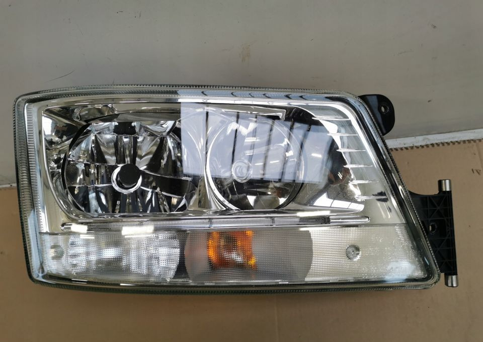 LAMPA XENON MAN TGX TGS RH.ORYGINAŁ LIFT MOCNY LED - Forlygte for Lastbil: billede 1 LAMPA XENON MAN TGX TGS RH.ORYGINAŁ LIFT MOCNY LED - Forlygte for Lastbil: billede 1