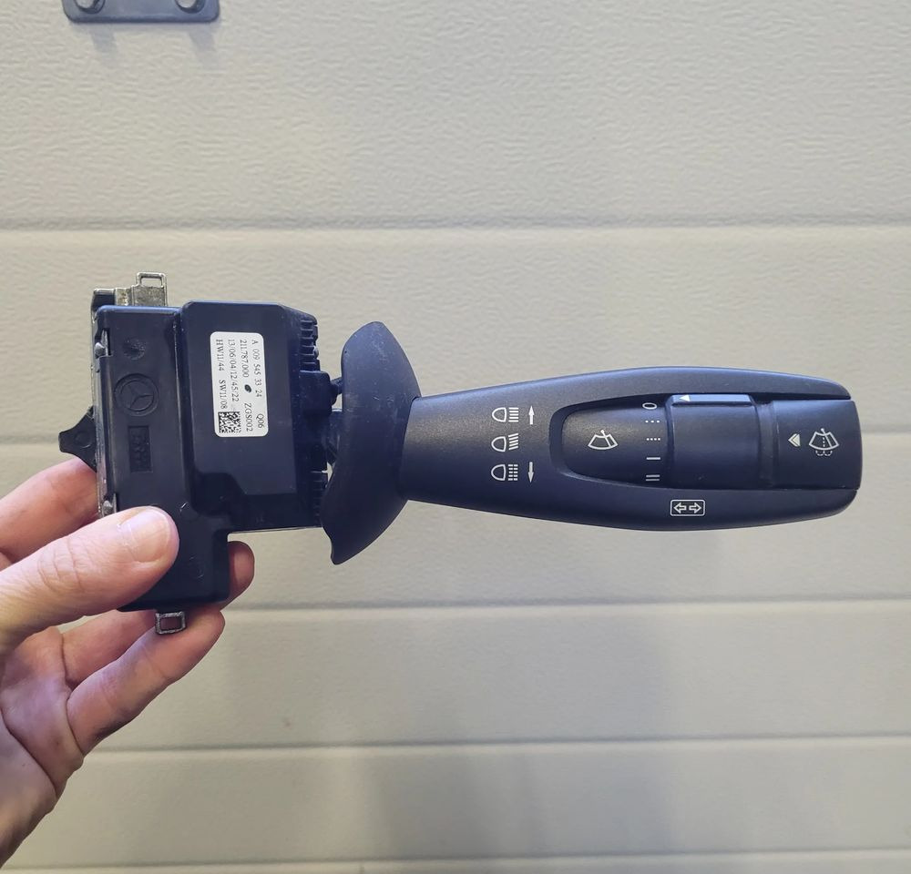 MANETKA ŚWIATEŁ MERCEDES ACTROS MP4 A0095453324 CHWALIM116 - Elektrisk system for Lastbil: billede 1 MANETKA ŚWIATEŁ MERCEDES ACTROS MP4 A0095453324 CHWALIM116 - Elektrisk system for Lastbil: billede 1