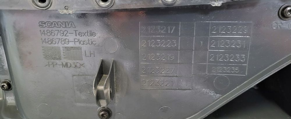 TACPICERKA DRZWI LH. SCANIA R XPI 1486792 - Dør og reservedele for Lastbil: billede 3 TACPICERKA DRZWI LH. SCANIA R XPI 1486792 - Dør og reservedele for Lastbil: billede 3