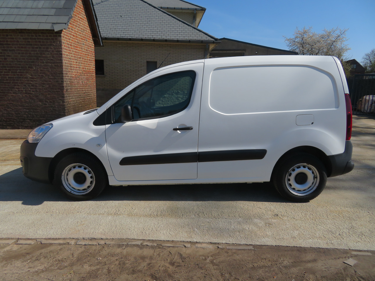 CITROËN Berlingo 1.6 BlueHDi CLUB - Små varebil: billede 4 CITROËN Berlingo 1.6 BlueHDi CLUB - Små varebil: billede 4