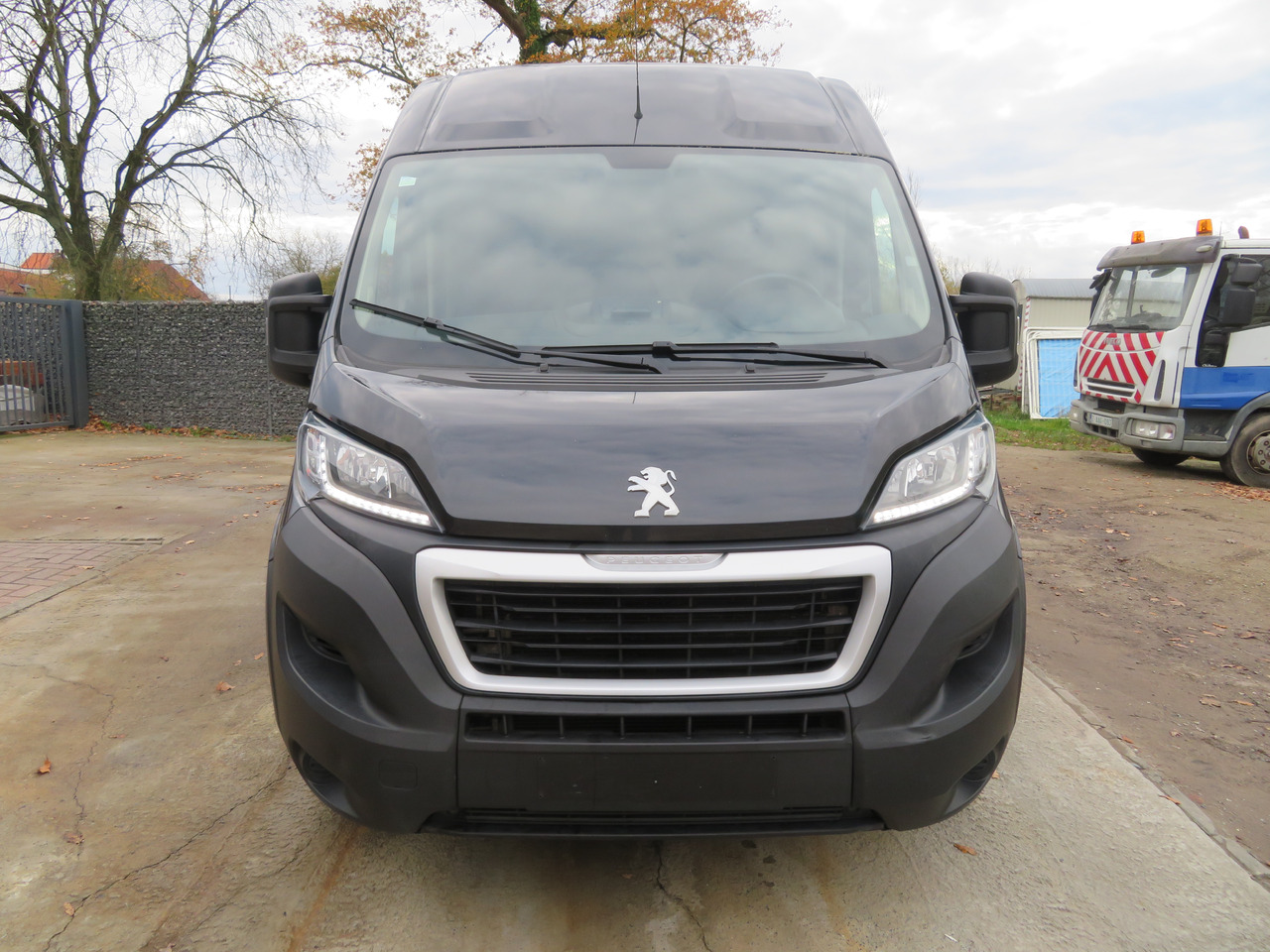 Peugeot Boxer 2.2 BlueHDI L1H2 premium - Små varebil: billede 2 Peugeot Boxer 2.2 BlueHDI L1H2 premium - Små varebil: billede 2