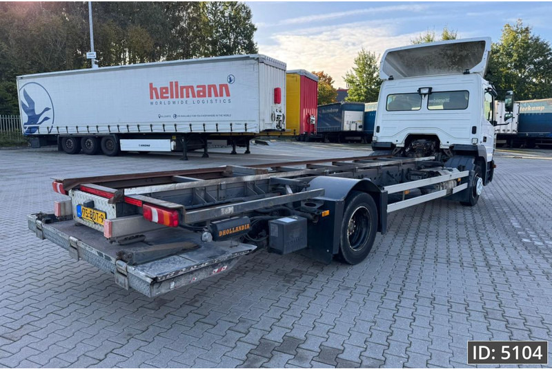 Mercedes-Benz Atego 1318 Day Cab, Euro 6, / BDF / DHOLLANDIA 2000KG - Containerbil/ Veksellad lastbil: billede 3 Mercedes-Benz Atego 1318 Day Cab, Euro 6, / BDF / DHOLLANDIA 2000KG - Containerbil/ Veksellad lastbil: billede 3