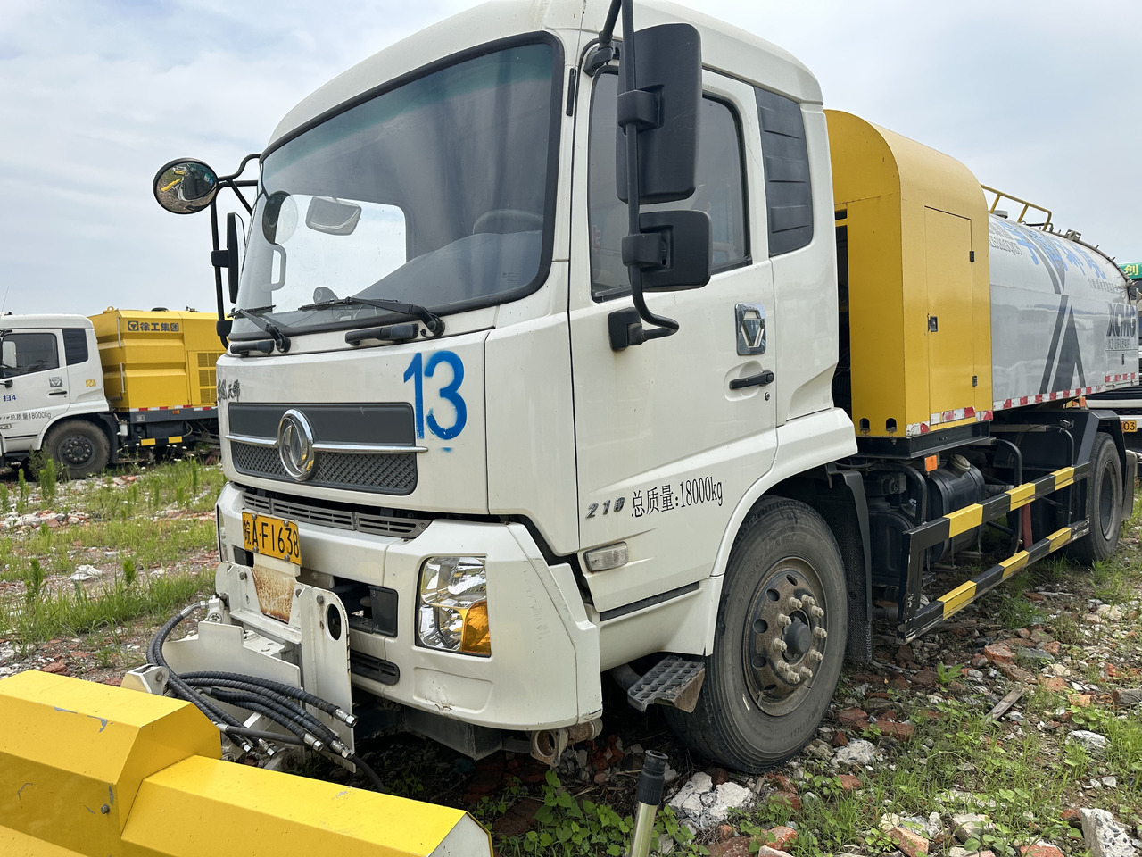 Dongfeng Large Vacuum Suction Truck - Slamsugemaskine: billede 5 Dongfeng Large Vacuum Suction Truck - Slamsugemaskine: billede 5