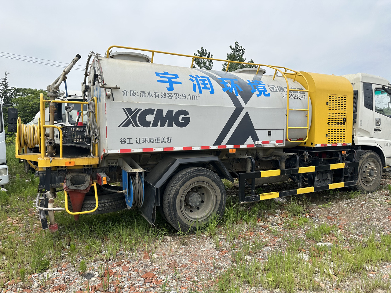 Dongfeng Large Vacuum Suction Truck - Slamsugemaskine: billede 3 Dongfeng Large Vacuum Suction Truck - Slamsugemaskine: billede 3