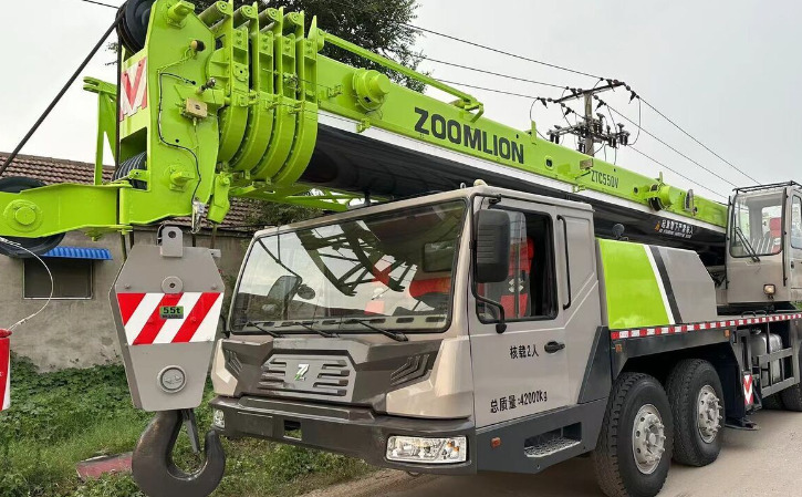 ZOOMLION Crane 50T - Entreprenørmaskin: billede 1 ZOOMLION Crane 50T - Entreprenørmaskin: billede 1