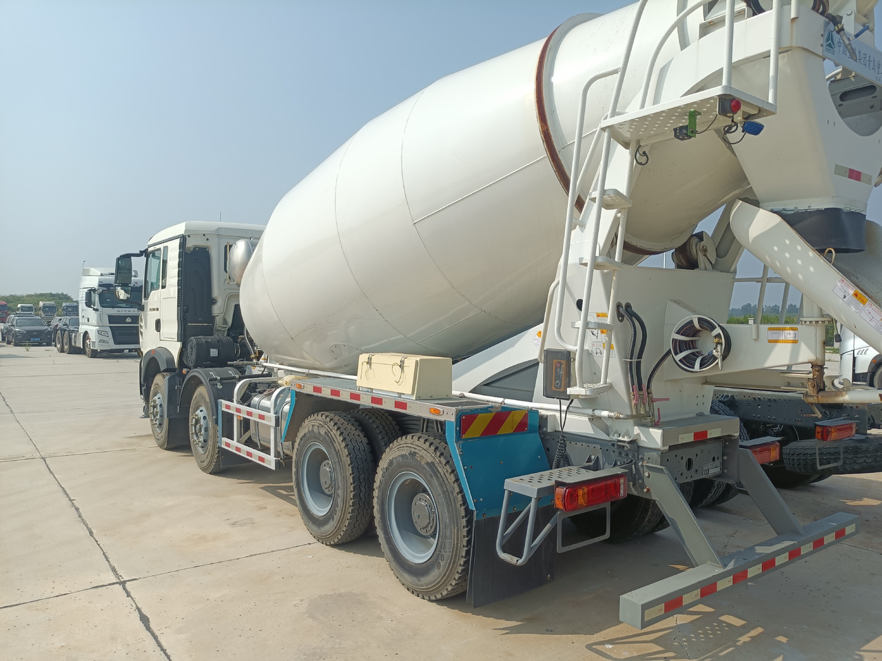 HOWO TX350 Cement Mixer Truck - Betonbil: billede 4 HOWO TX350 Cement Mixer Truck - Betonbil: billede 4