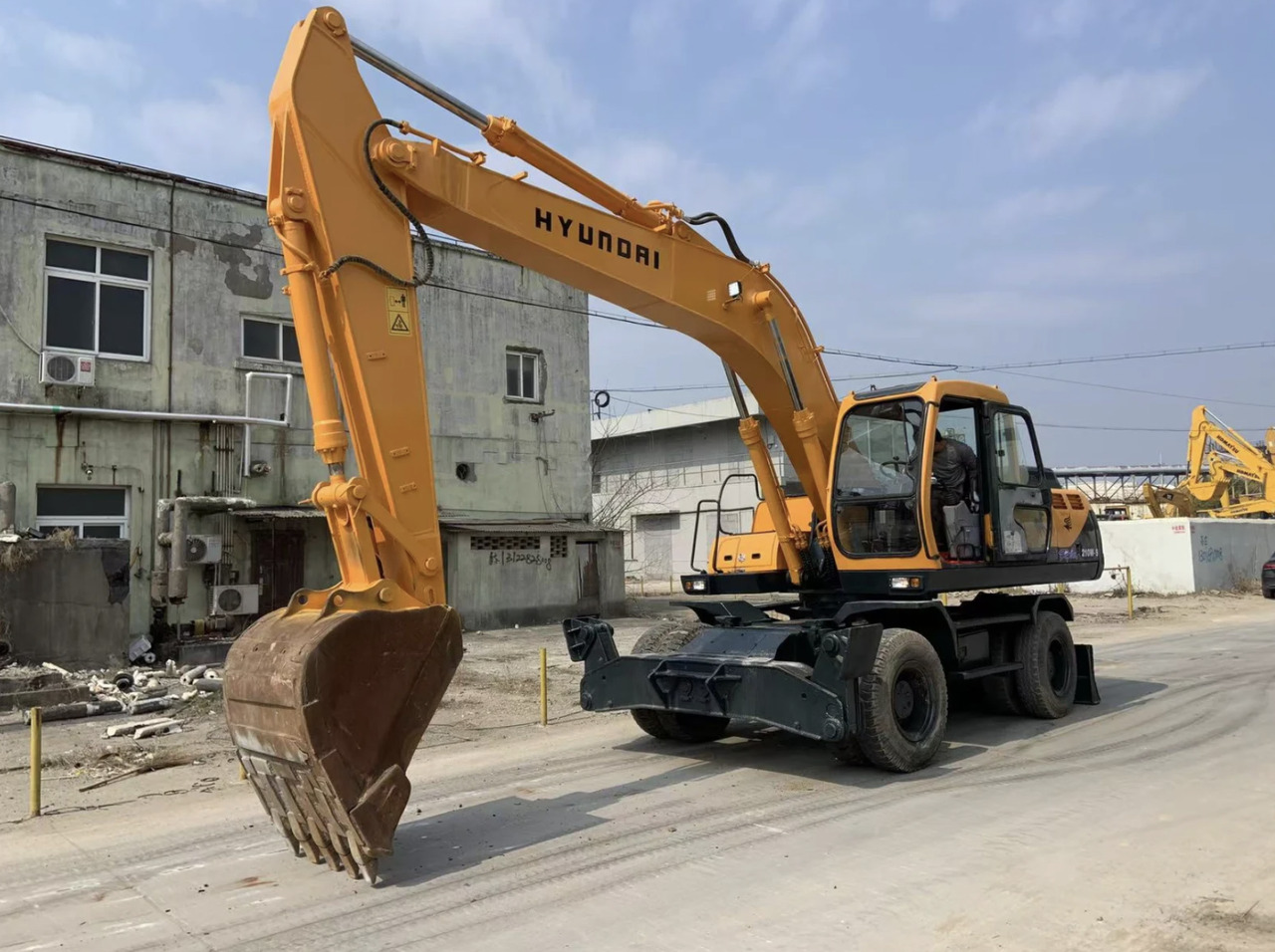 HYUNDAI R210W-9 - Bæltegravemaskine: billede 4 HYUNDAI R210W-9 - Bæltegravemaskine: billede 4