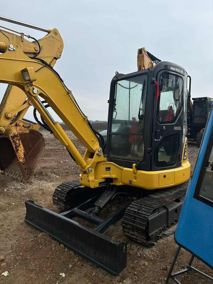KOMATSU Mini Excavator PC40 With Enclosed Cab - Minigravemaskine: billede 2 KOMATSU Mini Excavator PC40 With Enclosed Cab - Minigravemaskine: billede 2