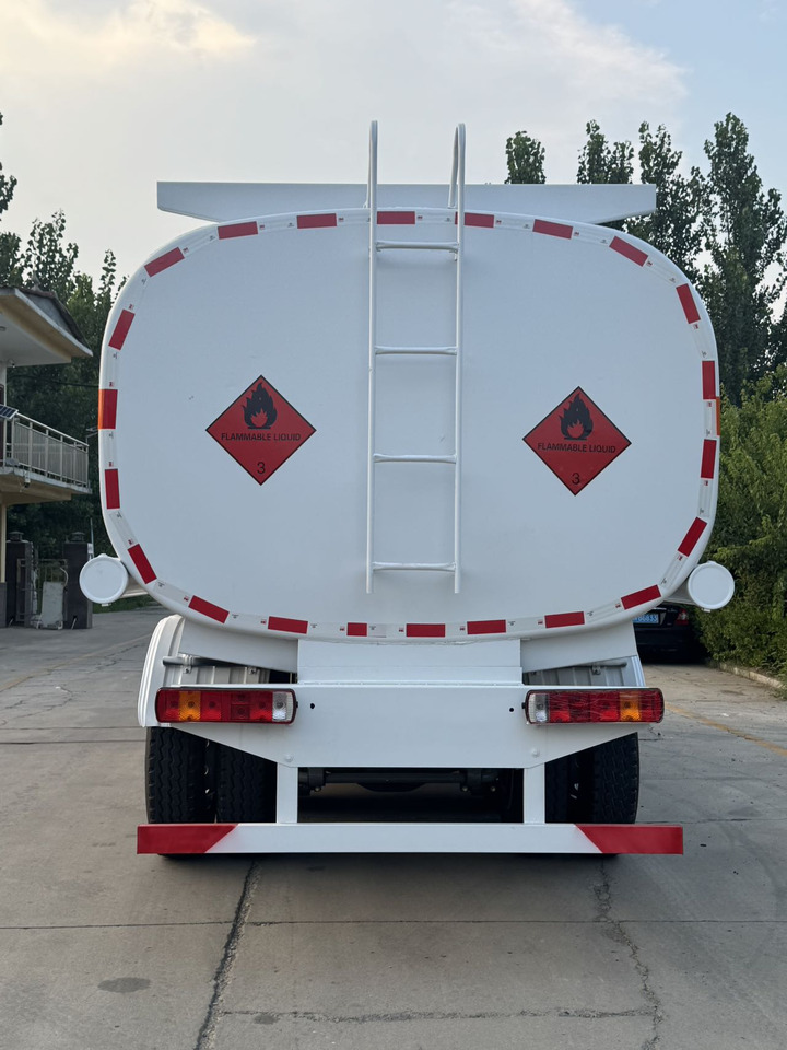 SINOTRUK Howo Fuel Tanker Click Here For DISCOUNT - Tankbil: billede 4 SINOTRUK Howo Fuel Tanker Click Here For DISCOUNT - Tankbil: billede 4