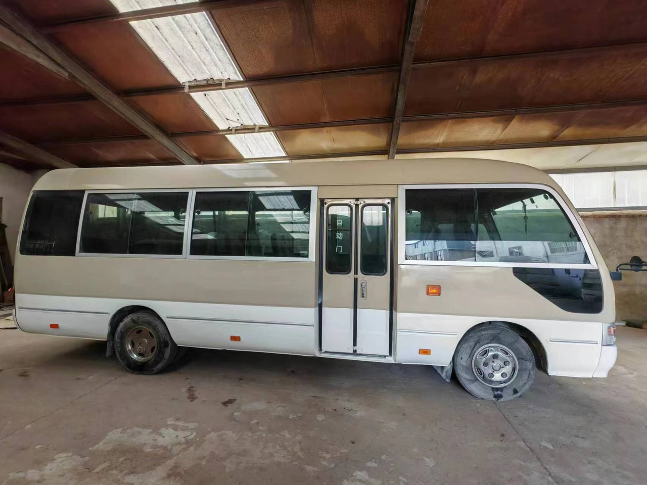 TOYOTA Coach Mini Bus 26 Seats Click Here for Discount - Turistbus: billede 1 TOYOTA Coach Mini Bus 26 Seats Click Here for Discount - Turistbus: billede 1